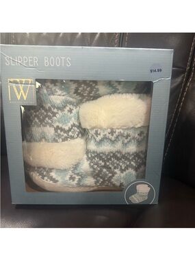 Men's Knit Slipper Boots in Light Blue and Cream